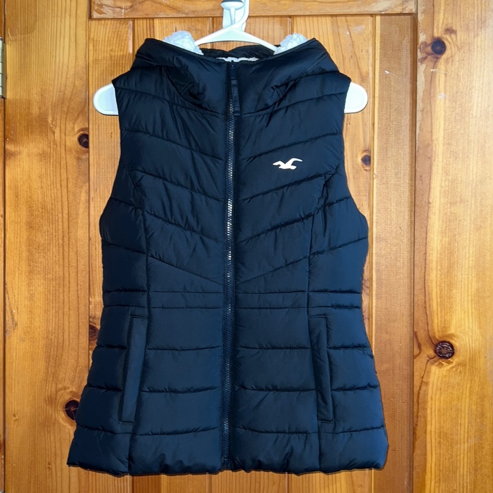 Hollister Puffer vest